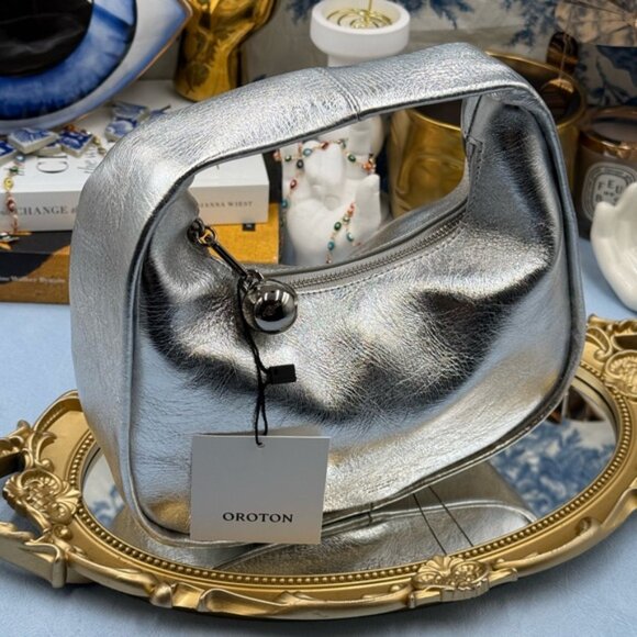 🆕 OROTON 🧿 NWT Clara Mini Convertible Crossbody Bag, Crinkle Silver Leather - Picture 3 of 16